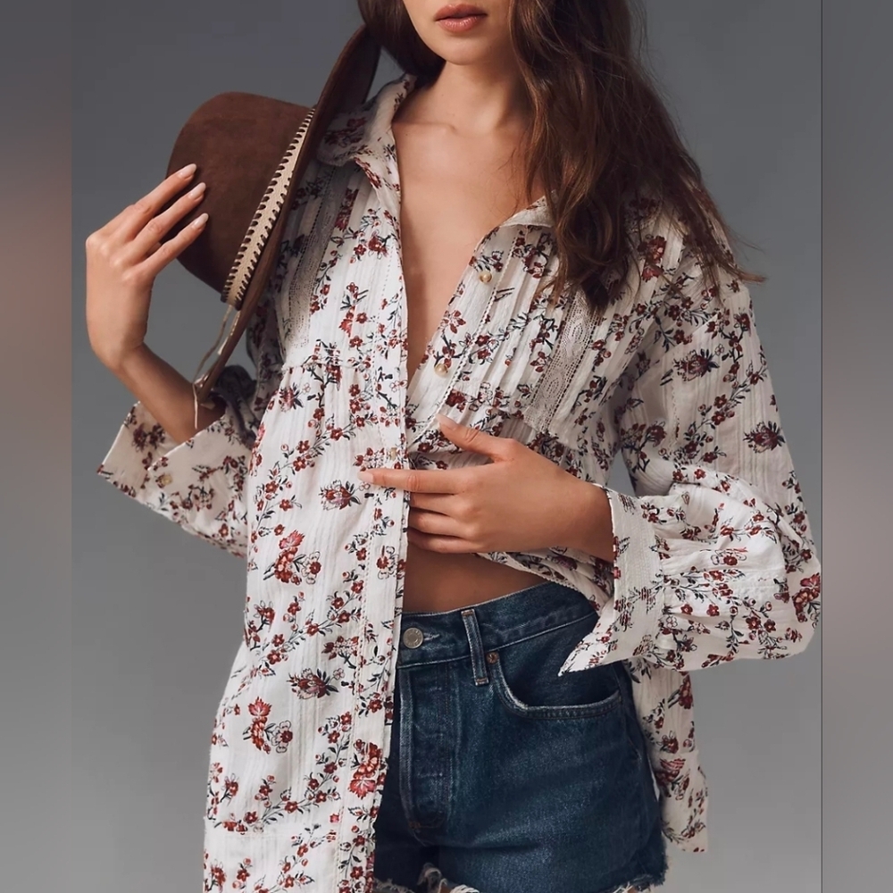 Anthropologie Pilcro Collared Pintuck Floral Blouse size Medium - Picture 2 of 14